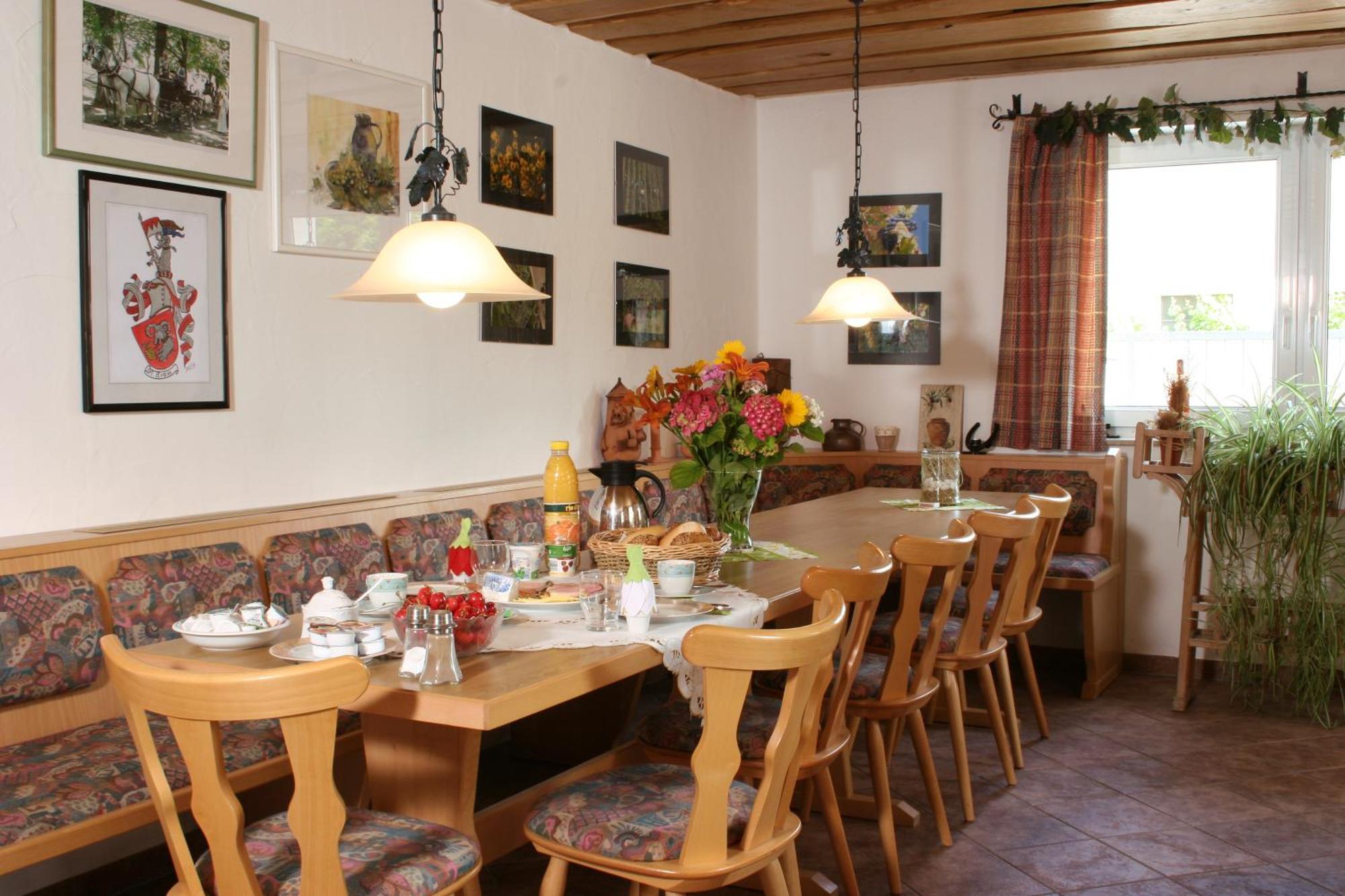 Weingut Herbert Kram Nordheim am Main Esterno foto