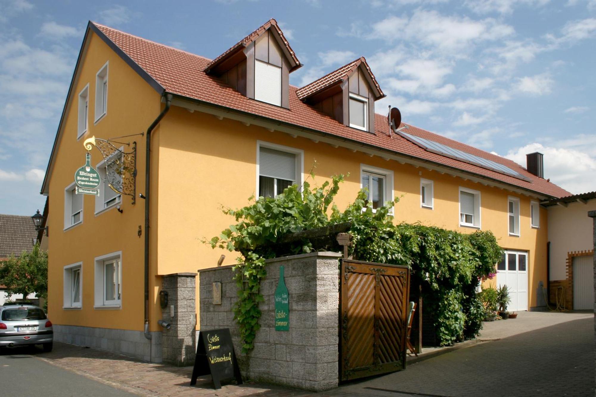 Weingut Herbert Kram Nordheim am Main Esterno foto